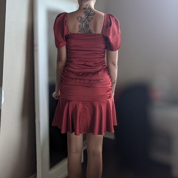 Express dress - Picture 2 of 2